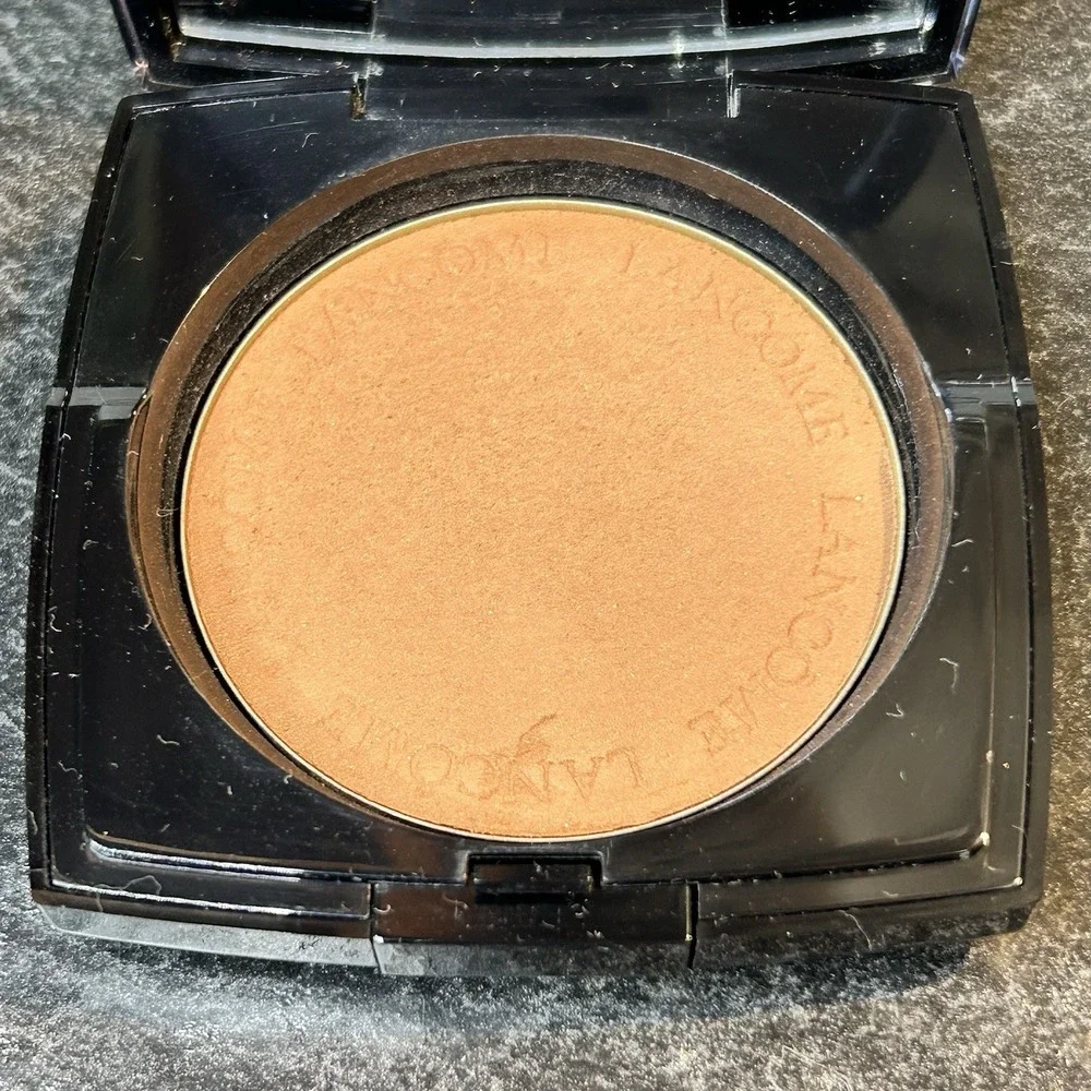Lancome Belle De Teint Sheer Blurring Pressed Powder 08 BELLE DE‎ NUIT Damaged